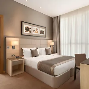 Hotel Tryp By Wyndham City Center, Abu Dhabi